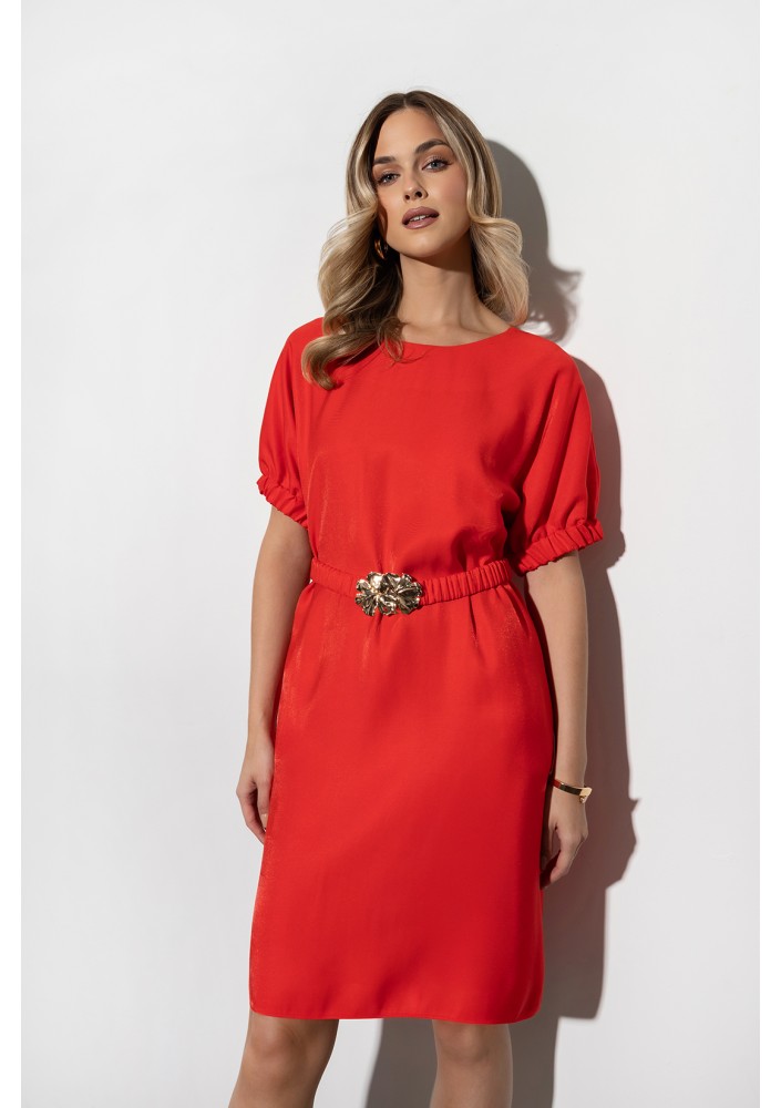 Elegancka czerwona sukienka z delikatnym połyskiem Trudi ZAPS ZAP063